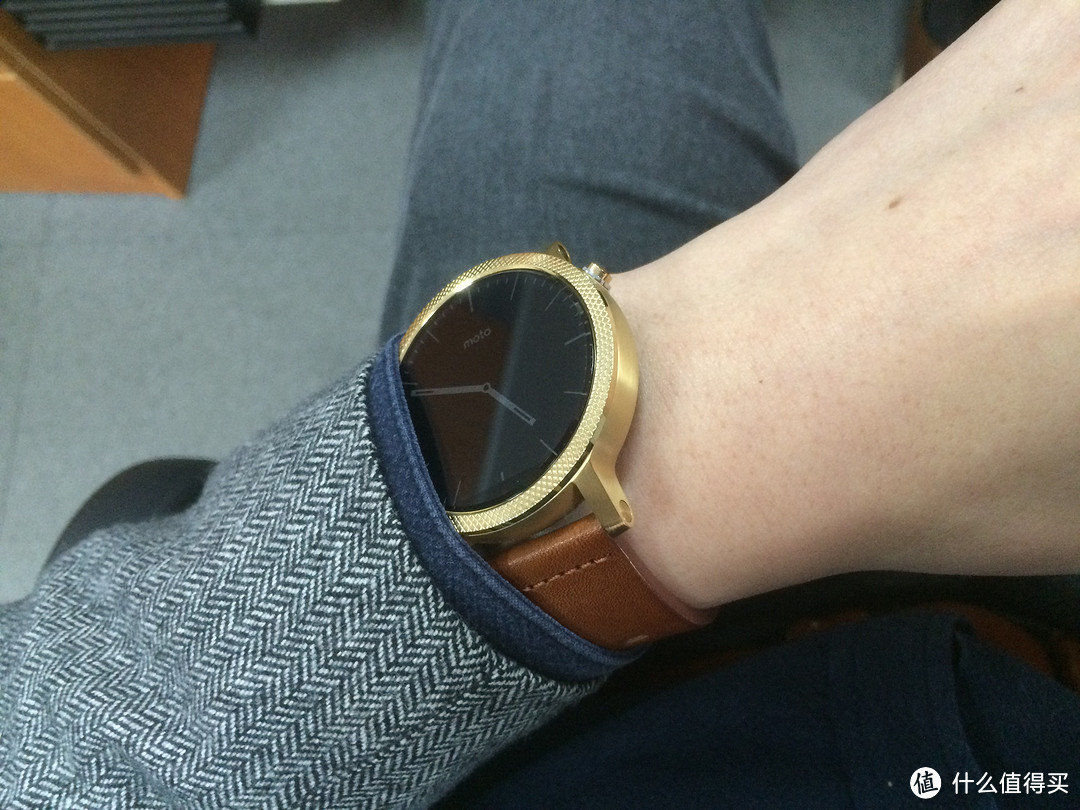 我我我不识丑滋味！moto 360 金色印花 46mm 定制版的日常