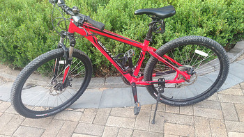 城市通勤党的单车之路 篇一：Specialized 闪电 HARDROCK COMP DISC 山地车 