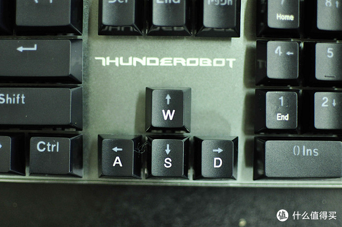 雷神也有键盘？!ThundeRobot 雷神 K70B 机械键盘 开箱测评