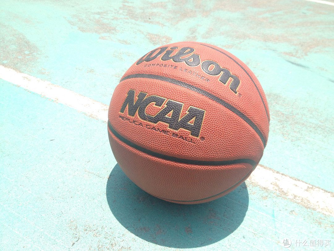 性价谁更值得买？！Wilson 威尔胜 NCAA 0730 solution PU复刻版篮球 VS Spalding 斯伯丁 74-604Y掌控