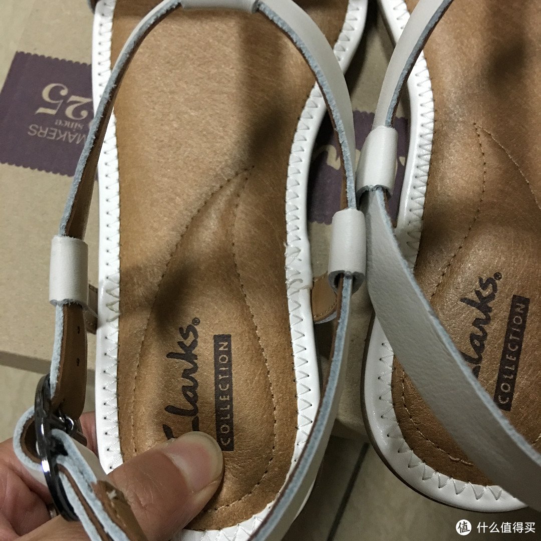 来自英亚的clarks Risi Hop 平底轻便T字带凉鞋