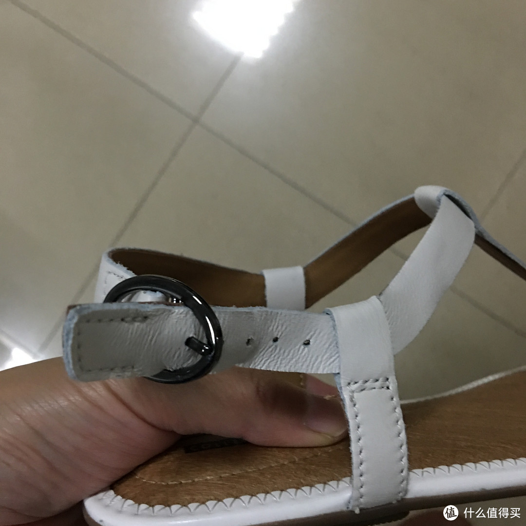 来自英亚的clarks Risi Hop 平底轻便T字带凉鞋