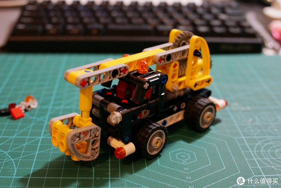 LEGO Technic 乐高机械组 42031 Cherry Picker 车载式吊车