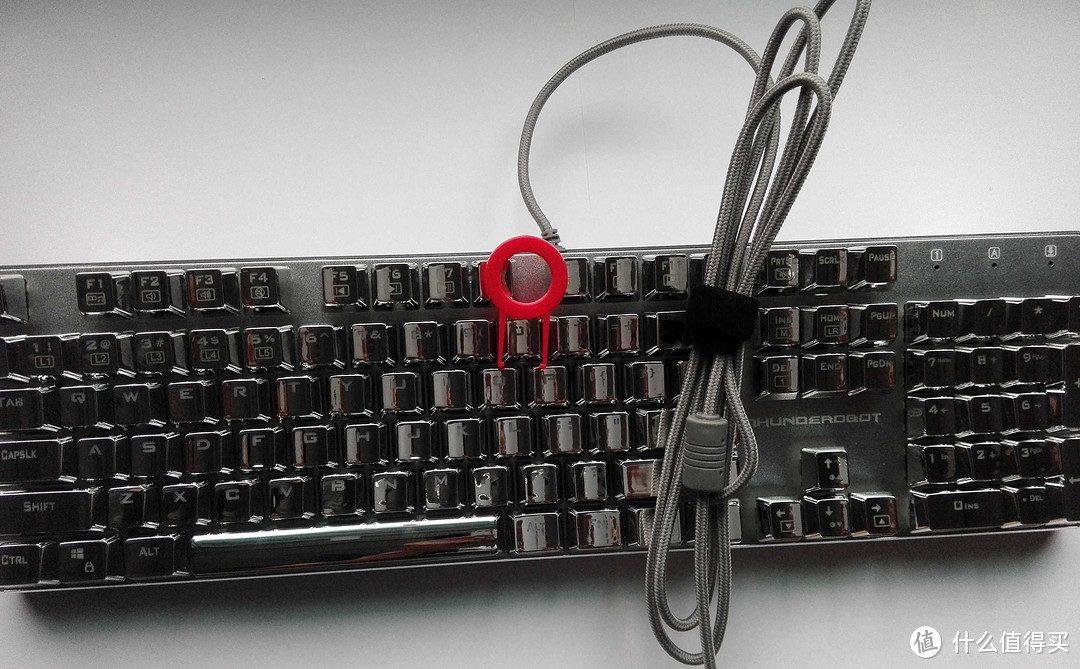 雷神 K75 金属炫彩 机械键盘 开箱评测