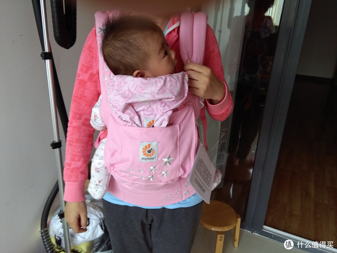 #原创新人# 三款背婴产品使用体会：背巾、传统背带、Ergobaby基本款背带