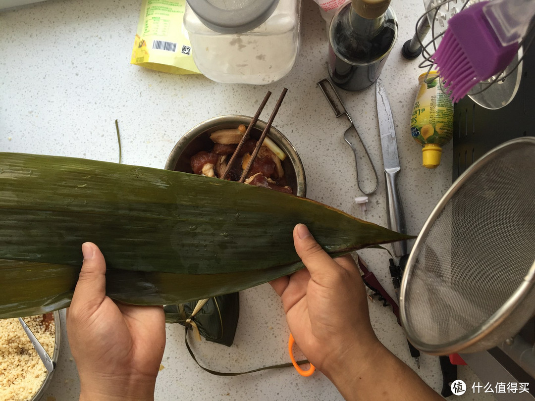 端午节必备的家庭美食——咸肉粽子