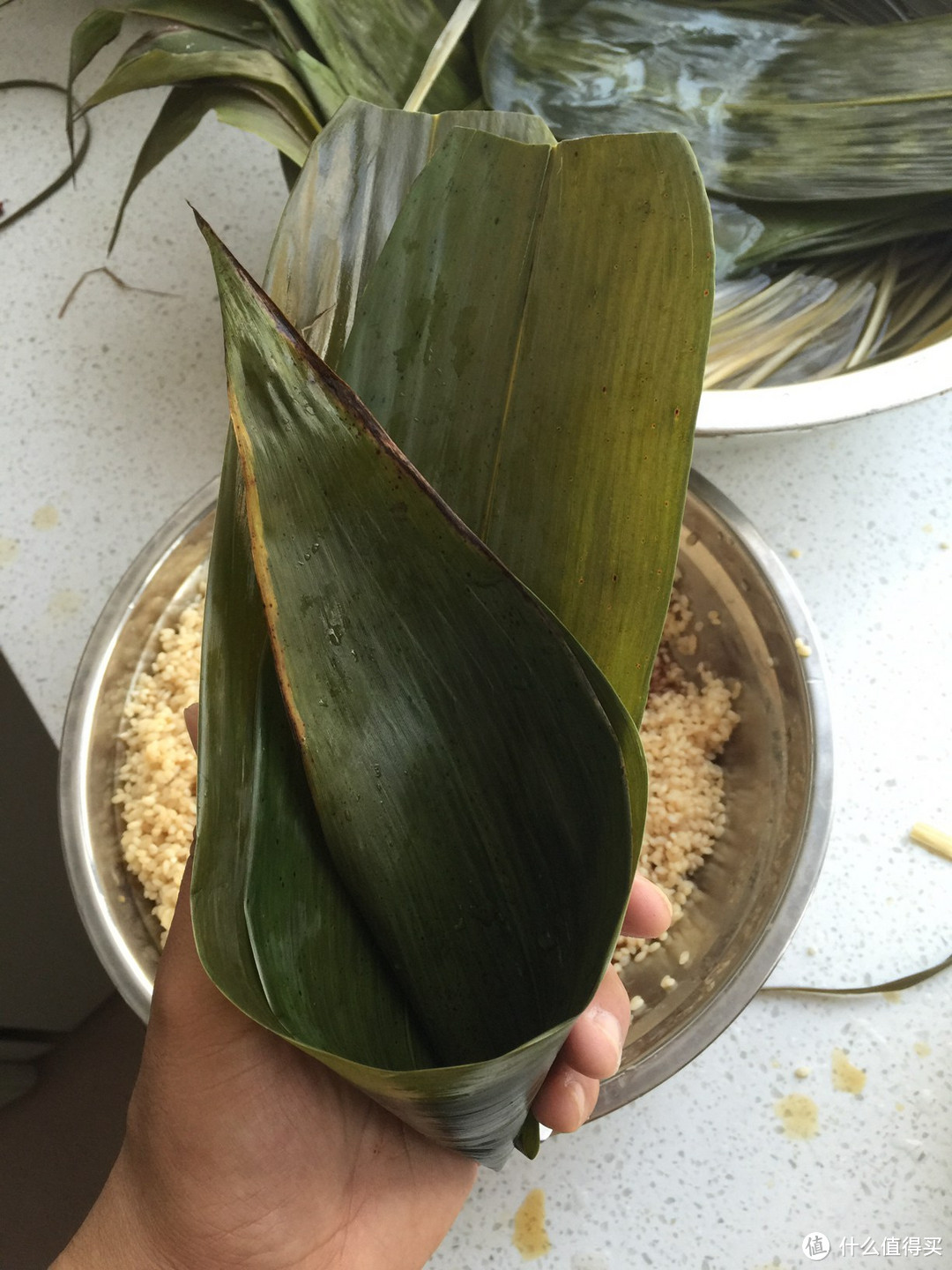 端午节必备的家庭美食——咸肉粽子