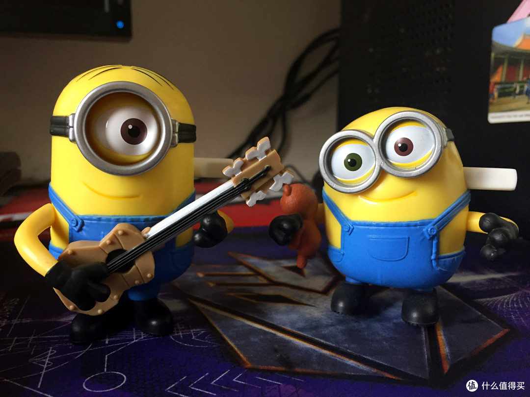 卑鄙的我小黄人大眼萌发条玩具弹吉他的斯图尔特