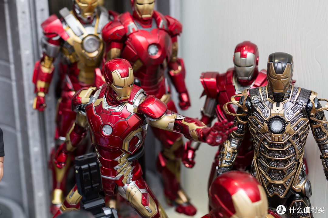 God bless Iron Man！Hottoys 合金版钢铁侠战衣