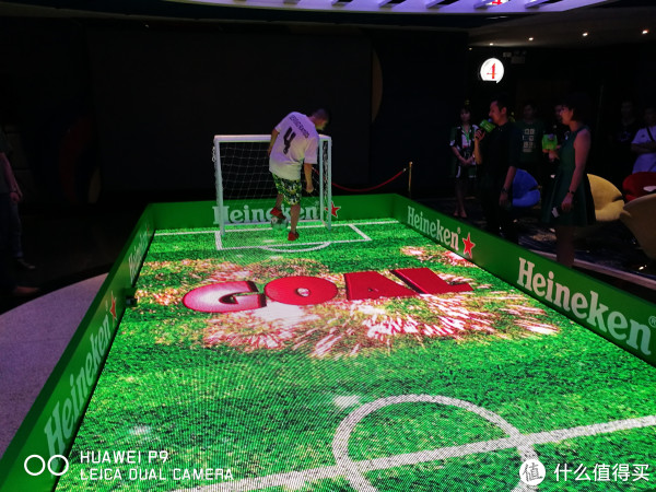 300人在电影院里IMAX看欧冠决赛是什么样的