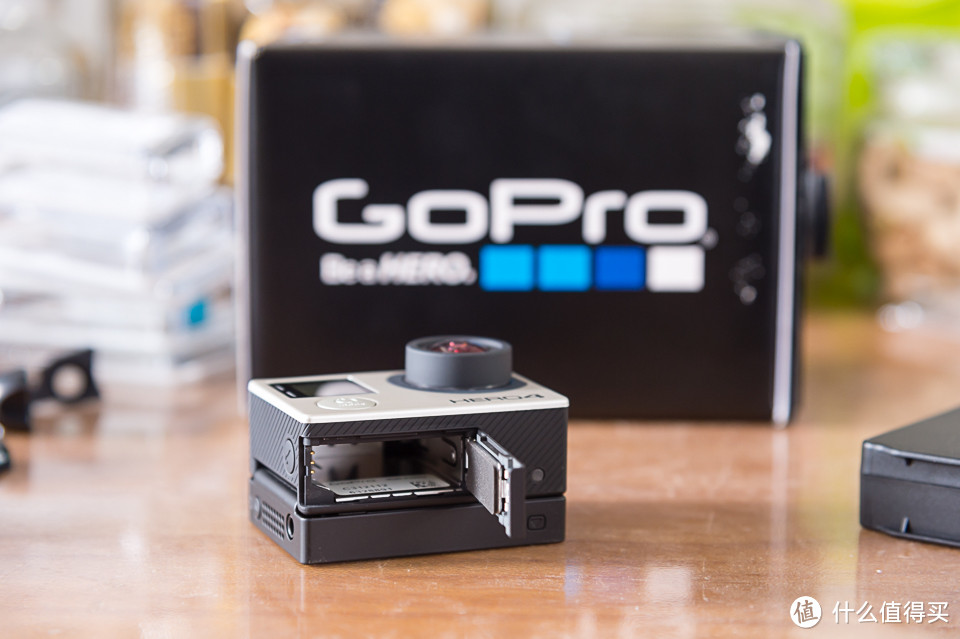 女王大人送的定情6周年礼物：GoPro HERO4 Black 运动相机