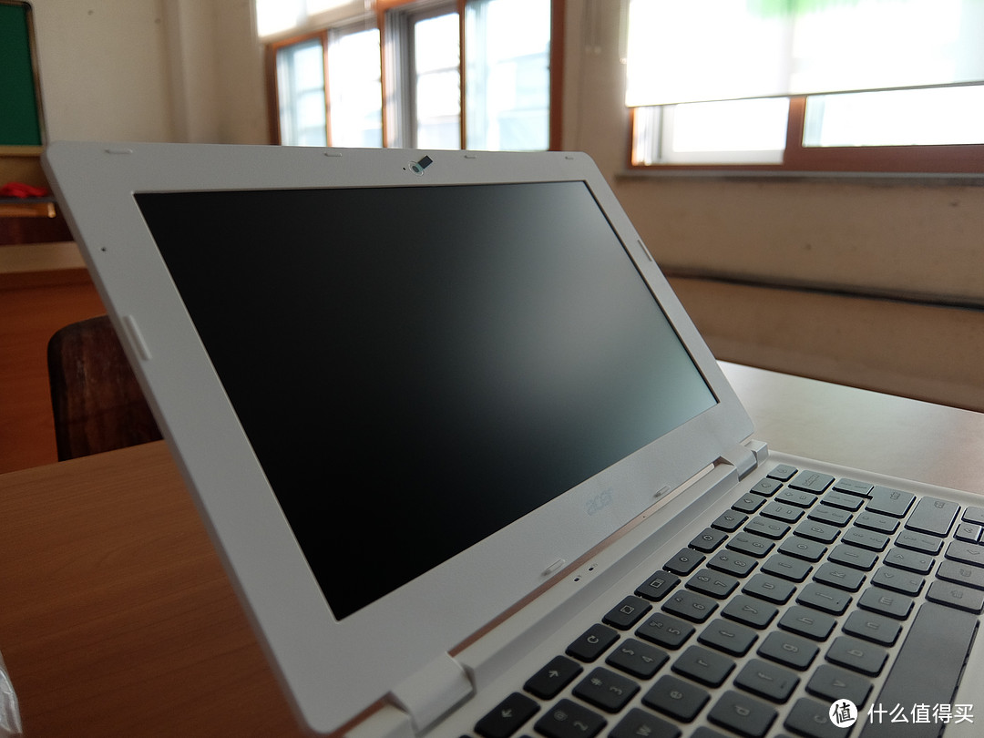 宏碁 Chromebook-CB3-111-C670笔记本电脑 外观