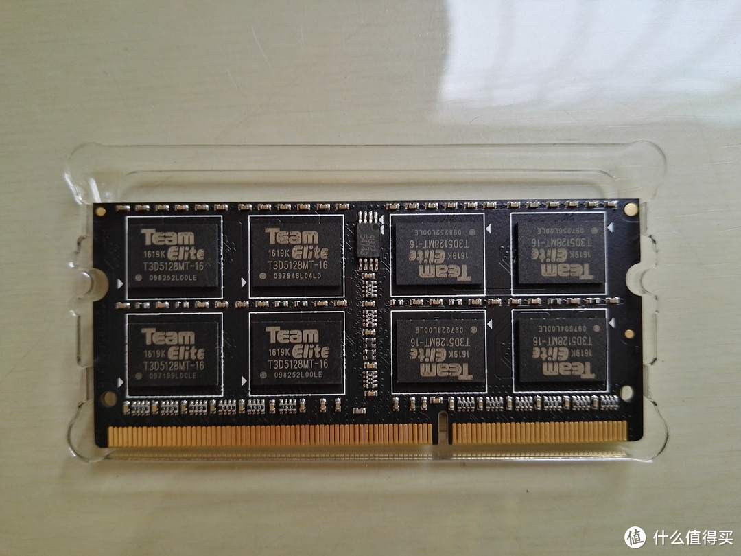 给超级本换内存 十铨（Team） 低电压 DDR3 1600 8G 笔记本内存