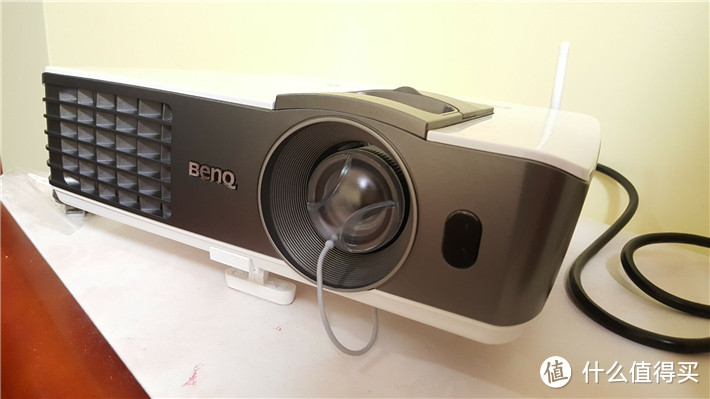 深度吐槽—BenQ 明基 i701投影仪解毒评测！！