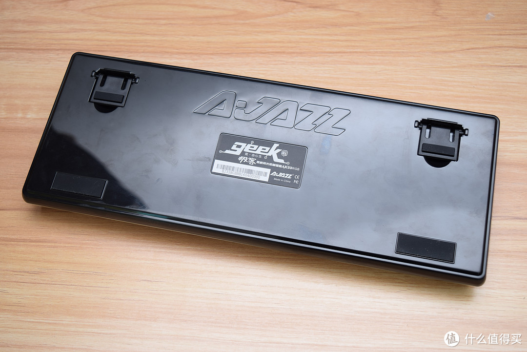 极致小巧一套带走：Ajazz 黑爵 极客AK33 RGB 机械键盘+梓木手托小晒.