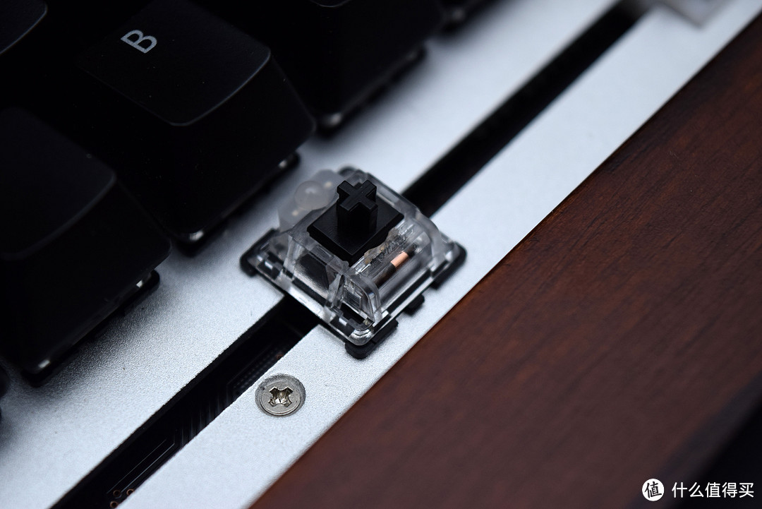 极致小巧一套带走：Ajazz 黑爵 极客AK33 RGB 机械键盘+梓木手托小晒.