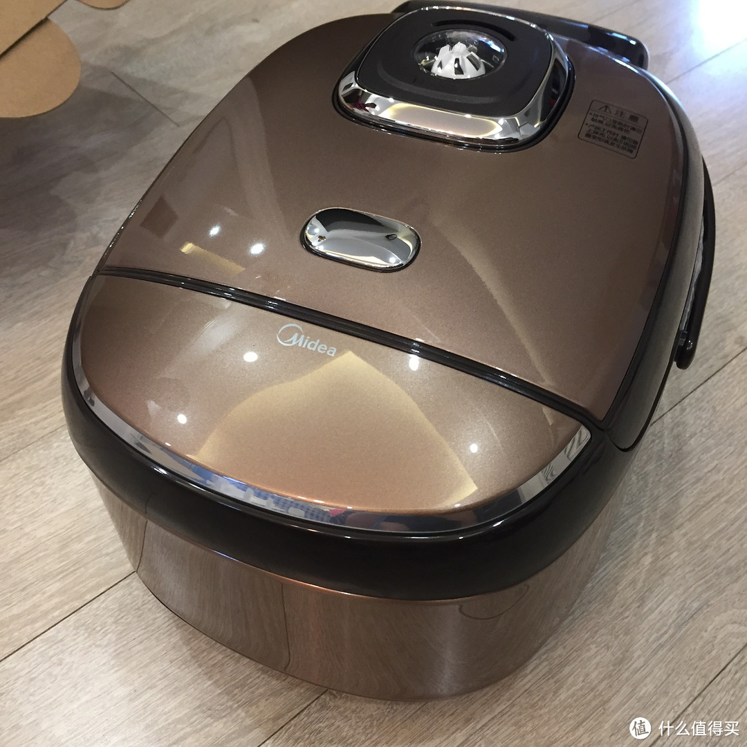 带WIFI功能的电饭煲—Midea 美的 WFZ4010XM 电饭煲 4L