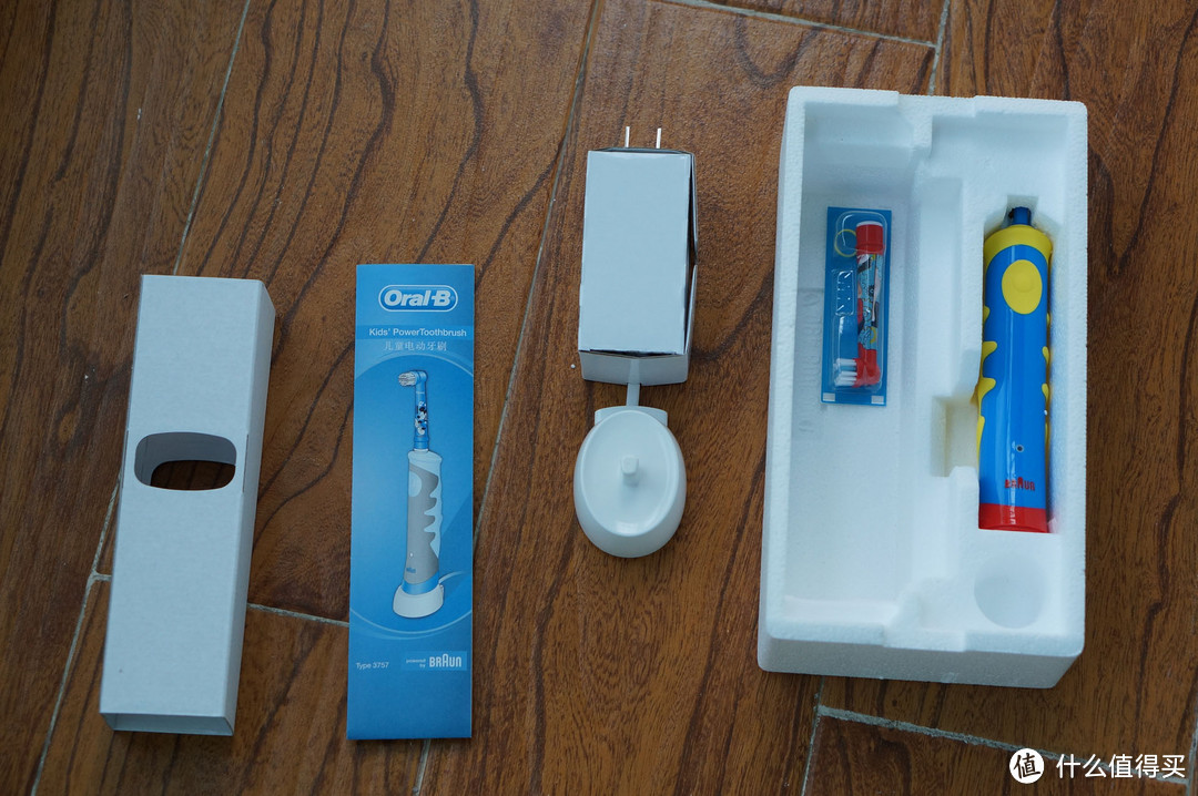 全家刷牙电动化——OralB 欧乐B D10儿童阶段性充电式电动牙刷 使用评价