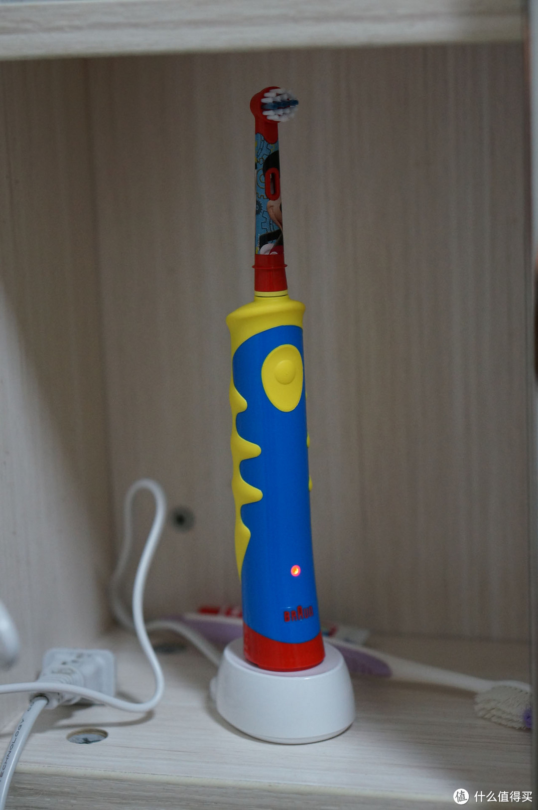 全家刷牙电动化——OralB 欧乐B D10儿童阶段性充电式电动牙刷 使用评价