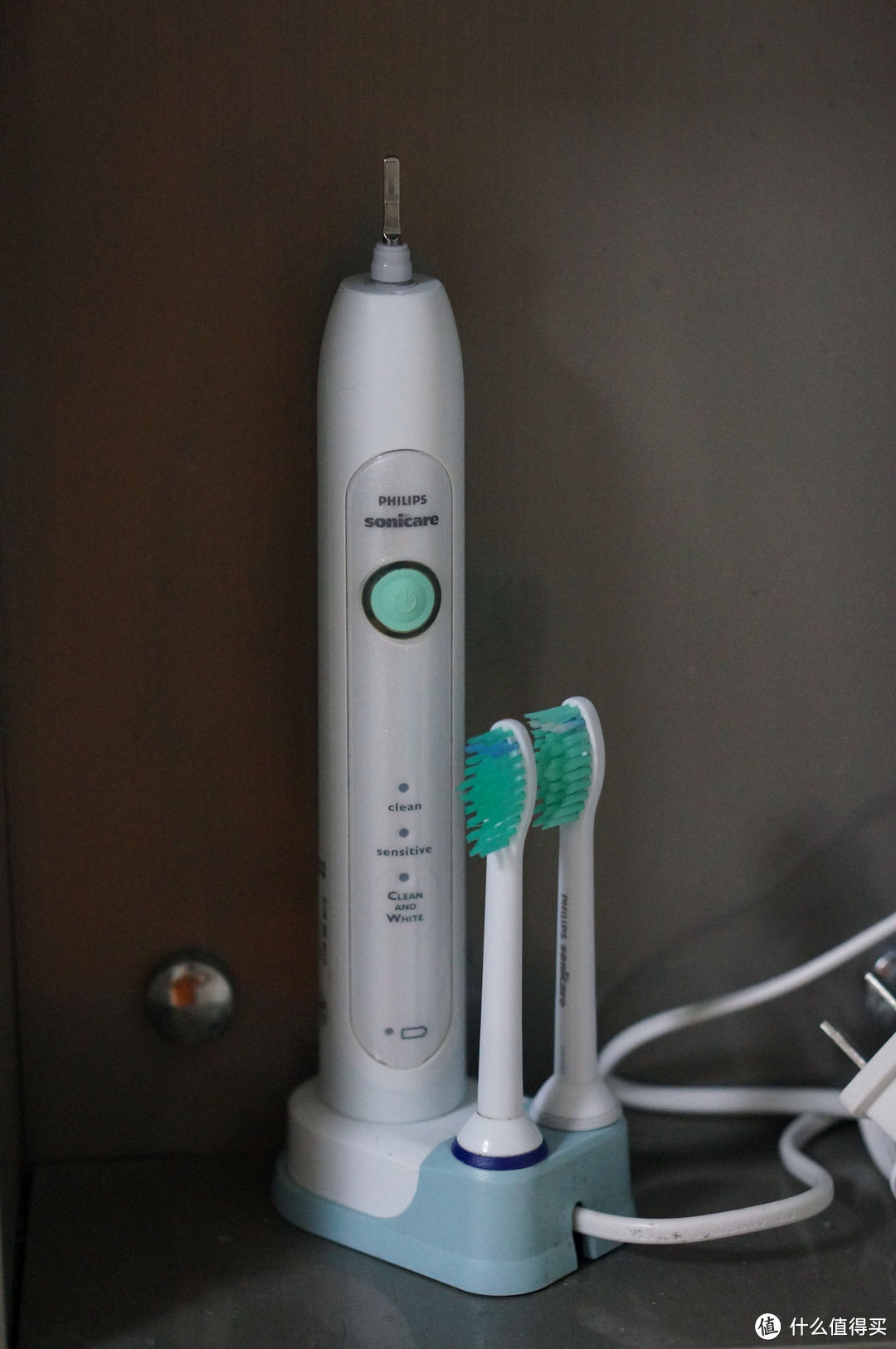 全家刷牙电动化——OralB 欧乐B D10儿童阶段性充电式电动牙刷 使用评价