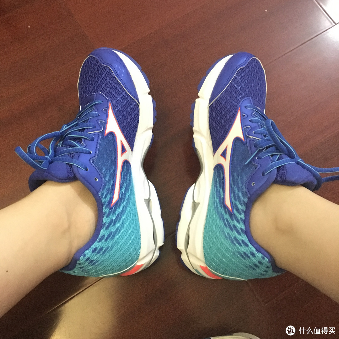 装备党囤货 — Mizuno 美津浓 WAVE RIDER 19 跑鞋 开箱