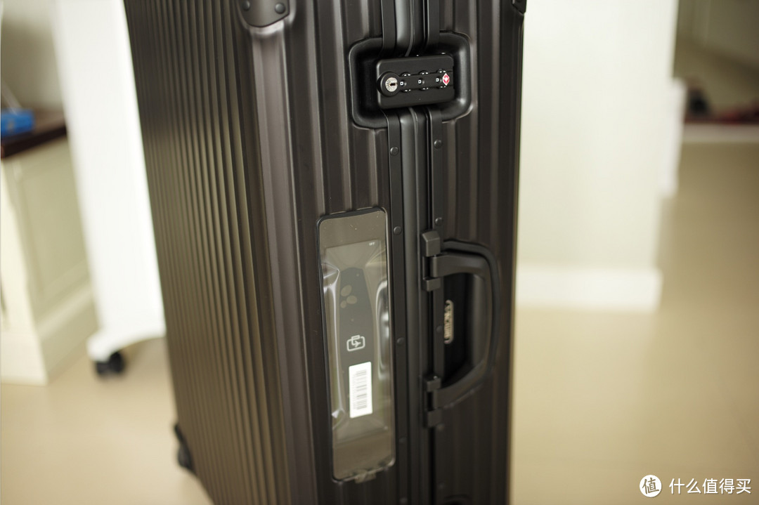 #本站首晒# 撕不掉的行李标签 — Rimowa Topas Stealth Electronic-Tag 电子标签版 拉杆箱