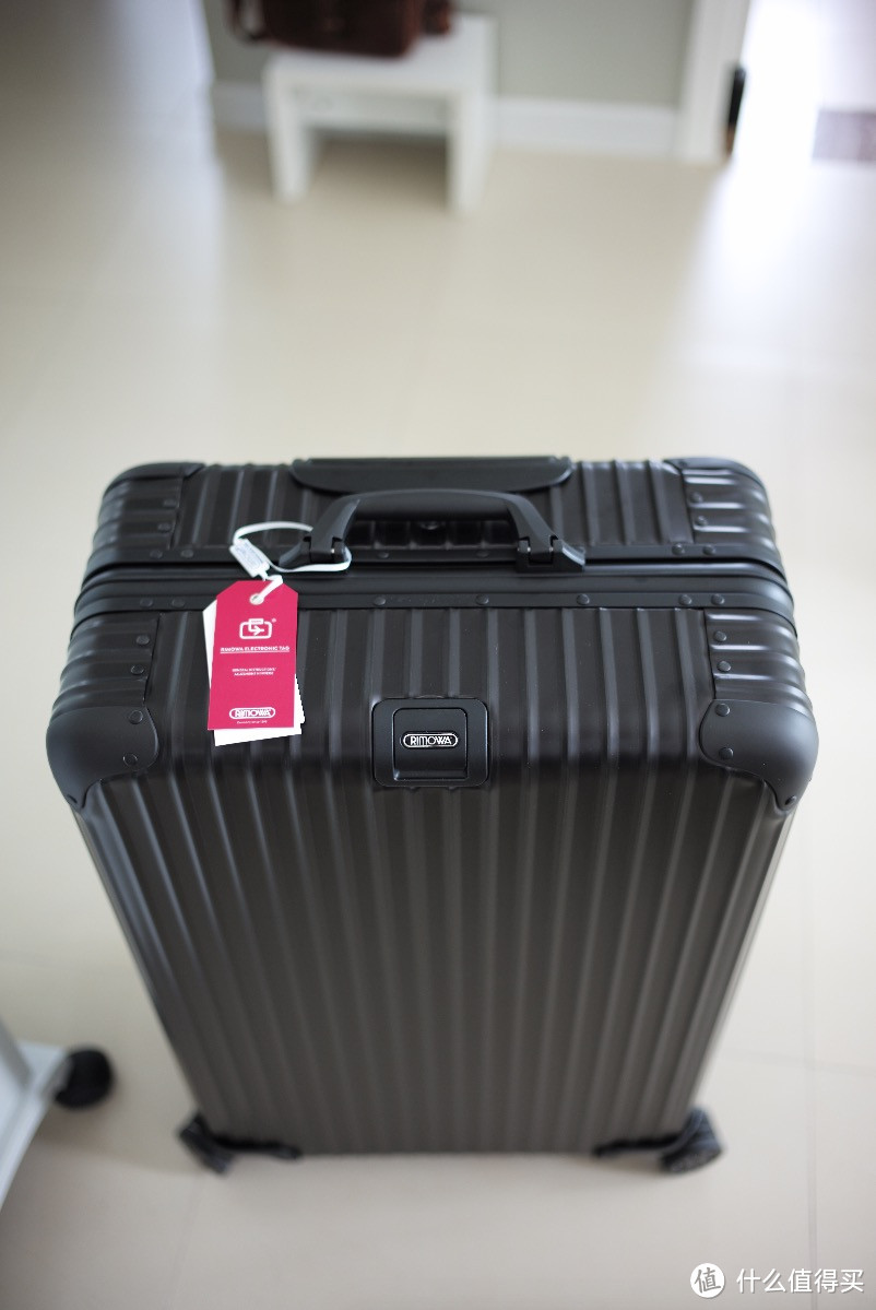 #本站首晒# 撕不掉的行李标签 — Rimowa Topas Stealth Electronic-Tag 电子标签版 拉杆箱