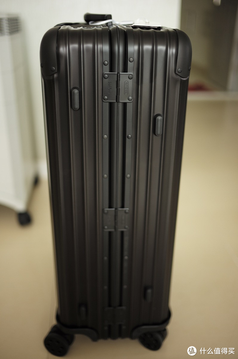 #本站首晒# 撕不掉的行李标签 — Rimowa Topas Stealth Electronic-Tag 电子标签版 拉杆箱