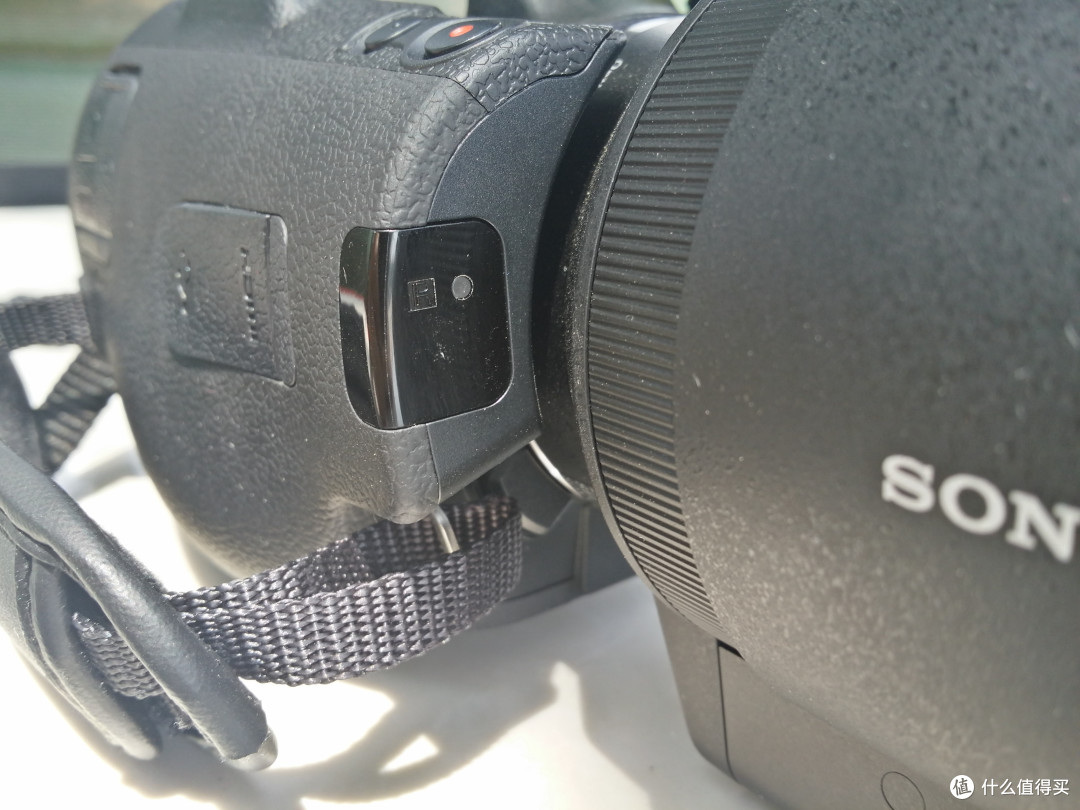 外观秀——SONY 索尼 NEX-VG30E 可换镜头摄录一体机