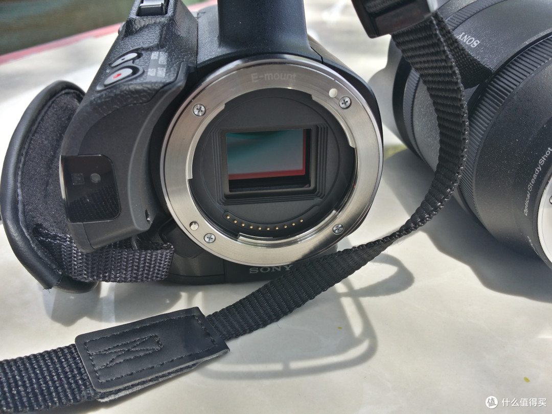 外观秀——SONY 索尼 NEX-VG30E 可换镜头摄录一体机