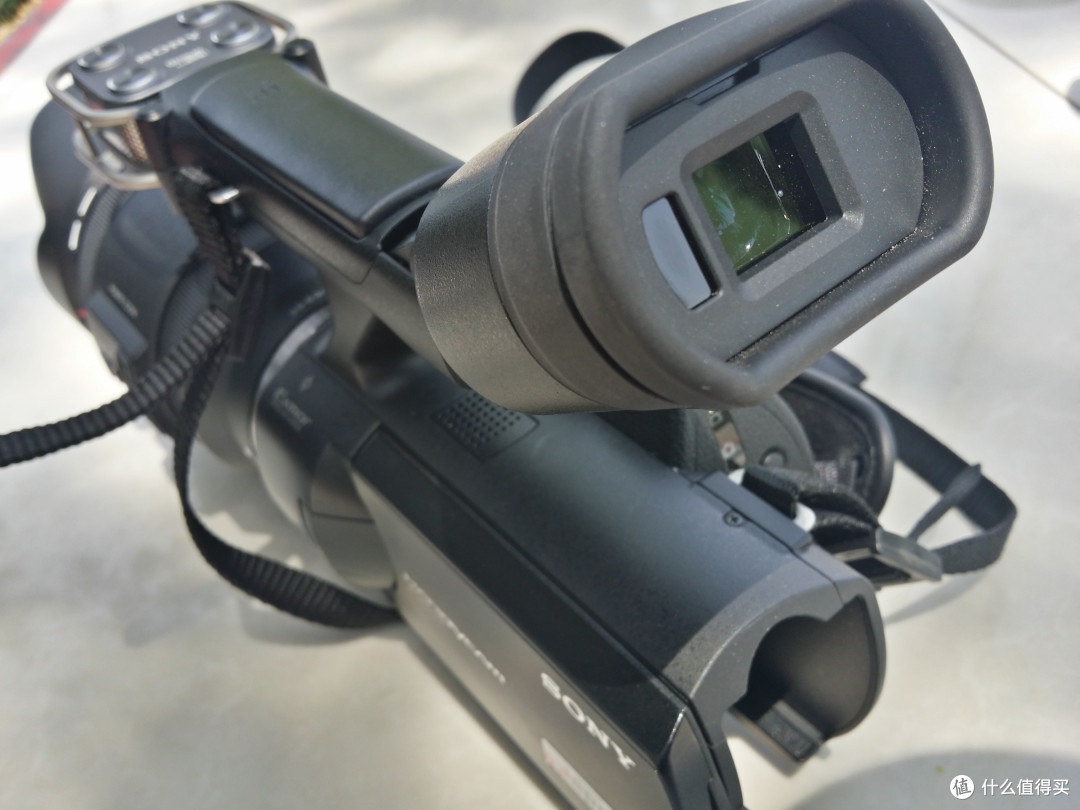 外观秀——SONY 索尼 NEX-VG30E 可换镜头摄录一体机