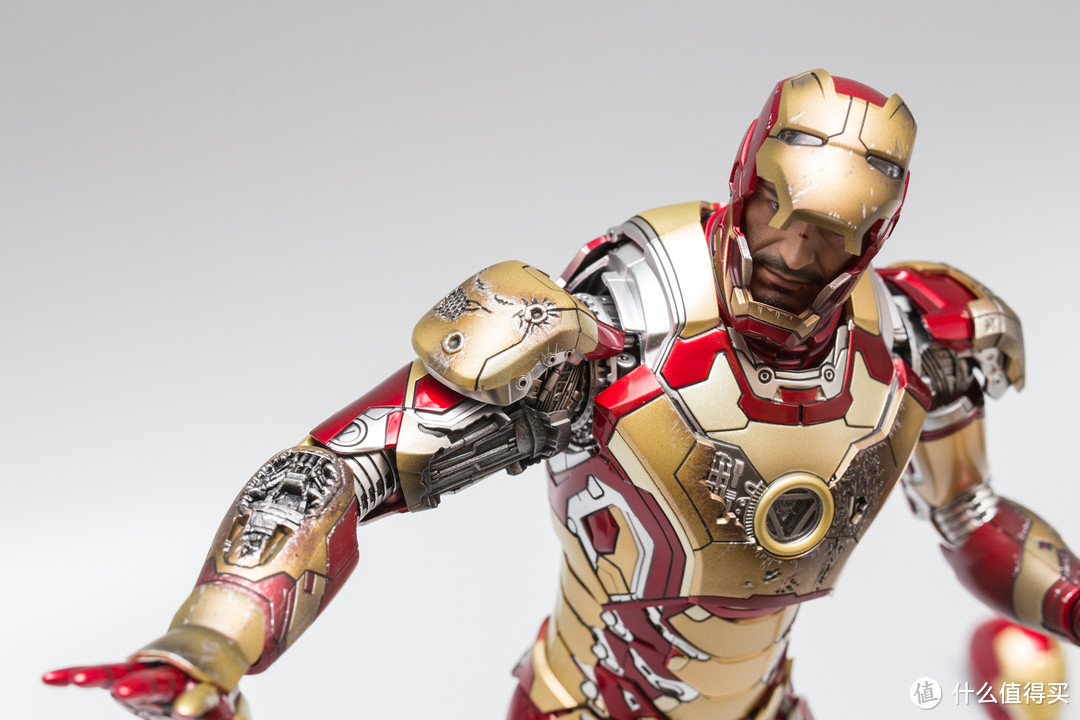 God bless Iron Man！Hottoys 合金版钢铁侠战衣