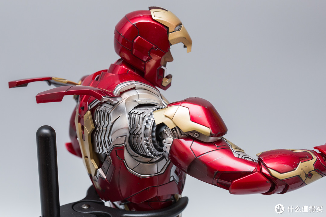 God bless Iron Man！Hottoys 合金版钢铁侠战衣