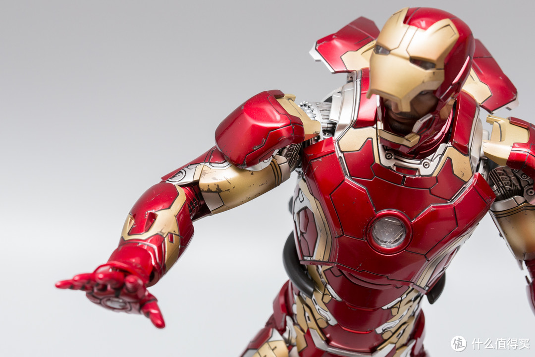 God bless Iron Man！Hottoys 合金版钢铁侠战衣