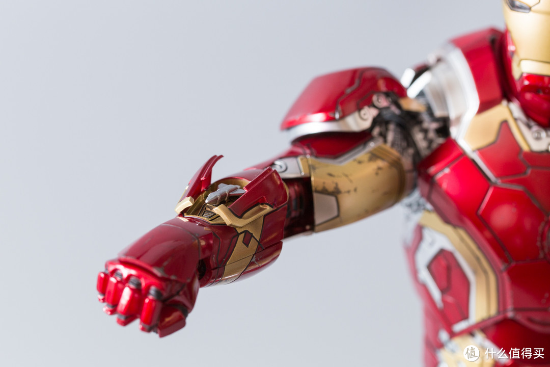 God bless Iron Man！Hottoys 合金版钢铁侠战衣