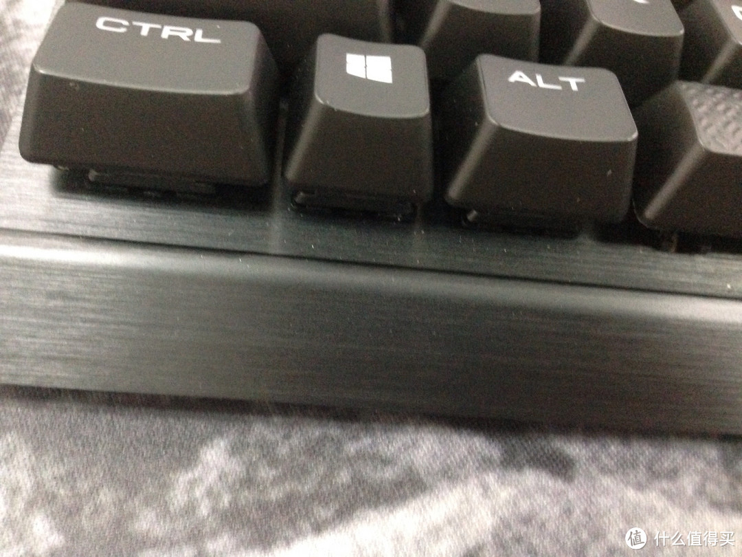 妹子的晒物第二弹——Corsair  海盗船 K70红光银轴 键盘 开箱