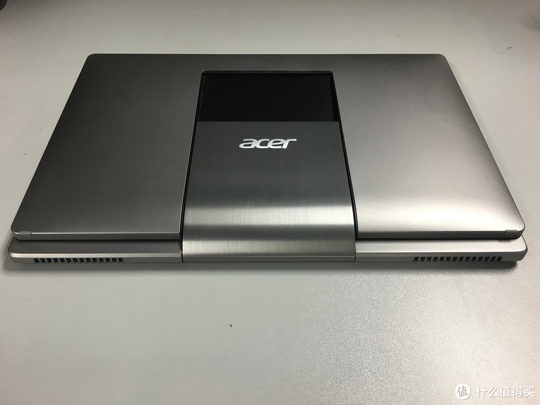 Acer 宏基 Aspire R7 571 6858 Convertible Laptop 触控变形本