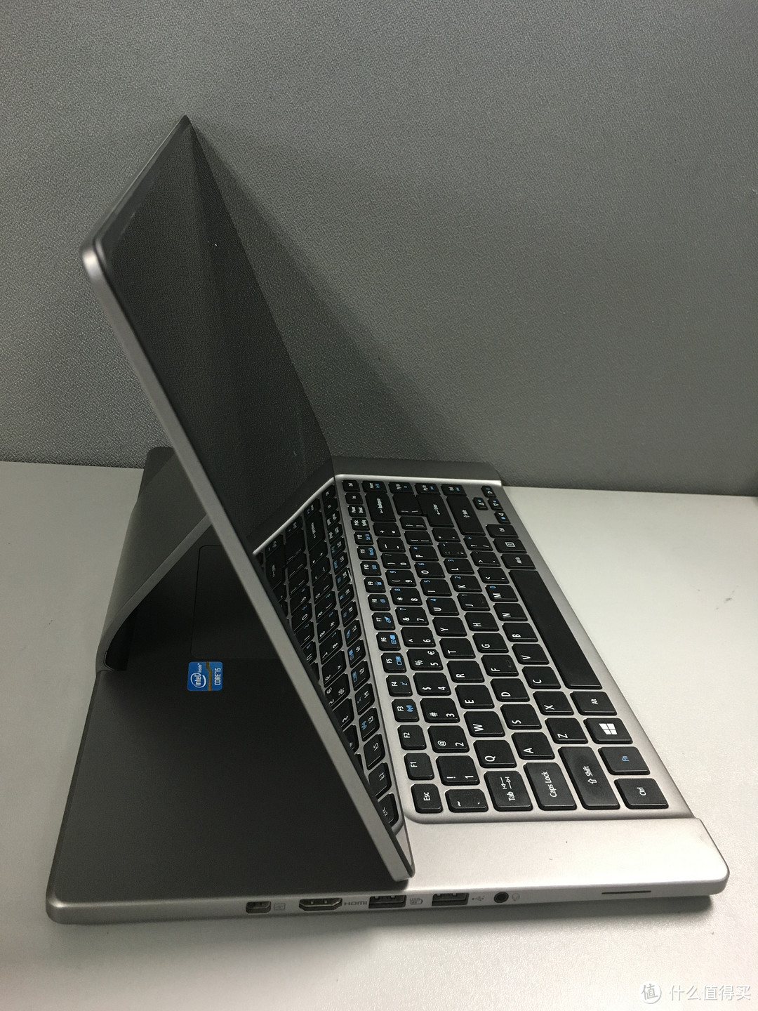 Acer 宏基 Aspire R7 571 6858 Convertible Laptop 触控变形本