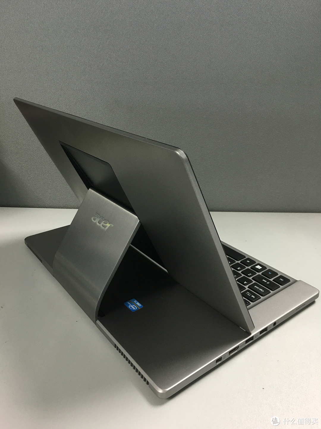 Acer 宏基 Aspire R7 571 6858 Convertible Laptop 触控变形本