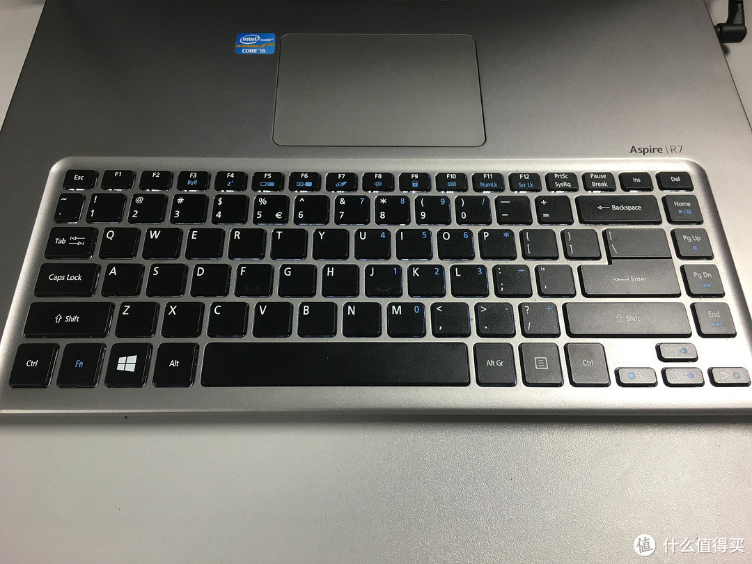 Acer 宏基 Aspire R7 571 6858 Convertible Laptop 触控变形本