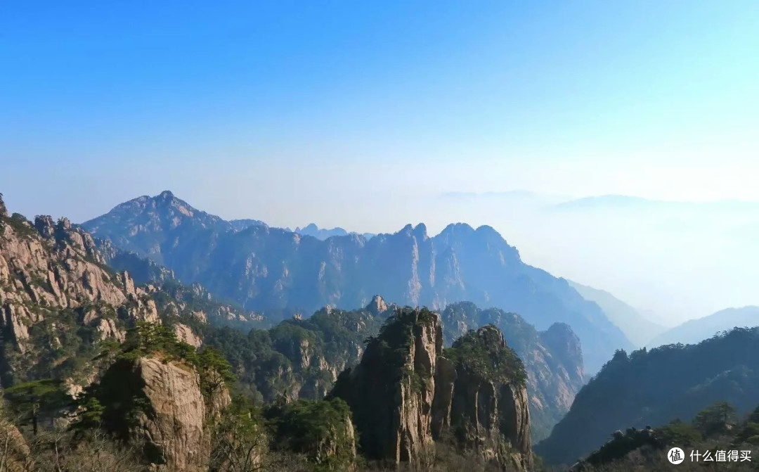 人杰山灵的黄山