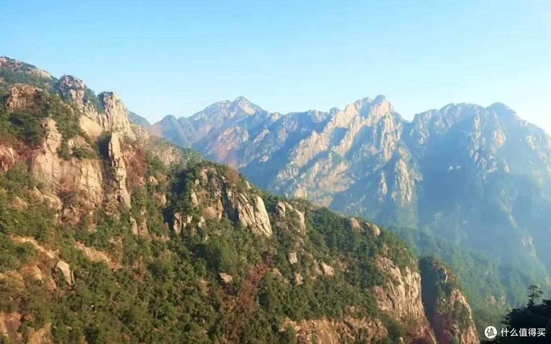 人杰山灵的黄山