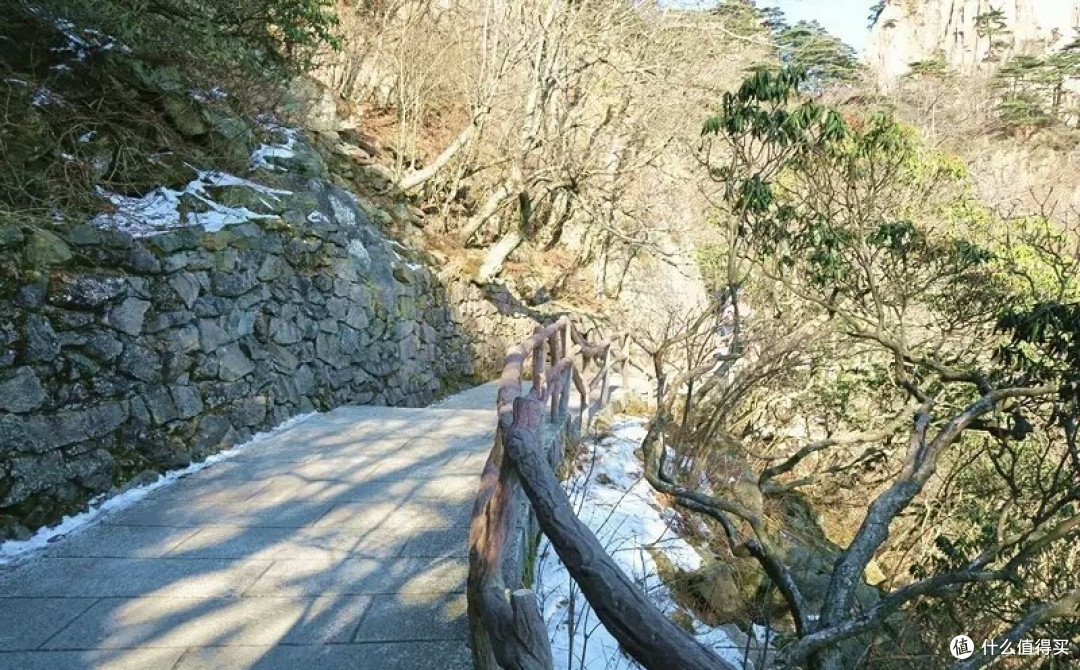人杰山灵的黄山