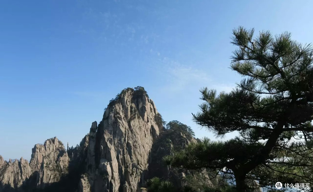 人杰山灵的黄山