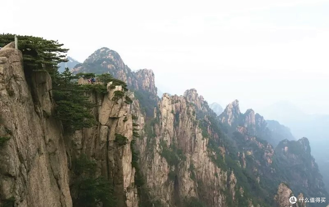 人杰山灵的黄山