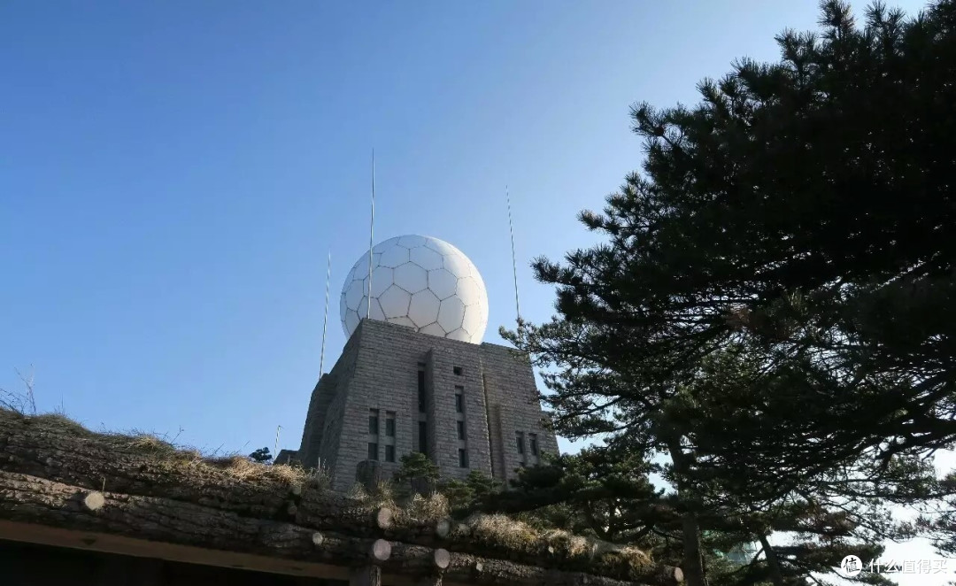 人杰山灵的黄山