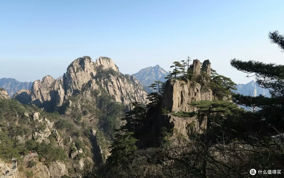 人杰山灵的黄山