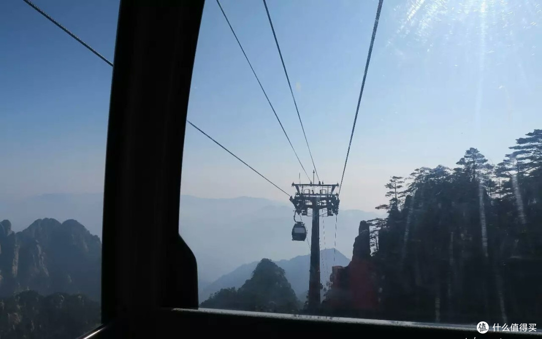 人杰山灵的黄山