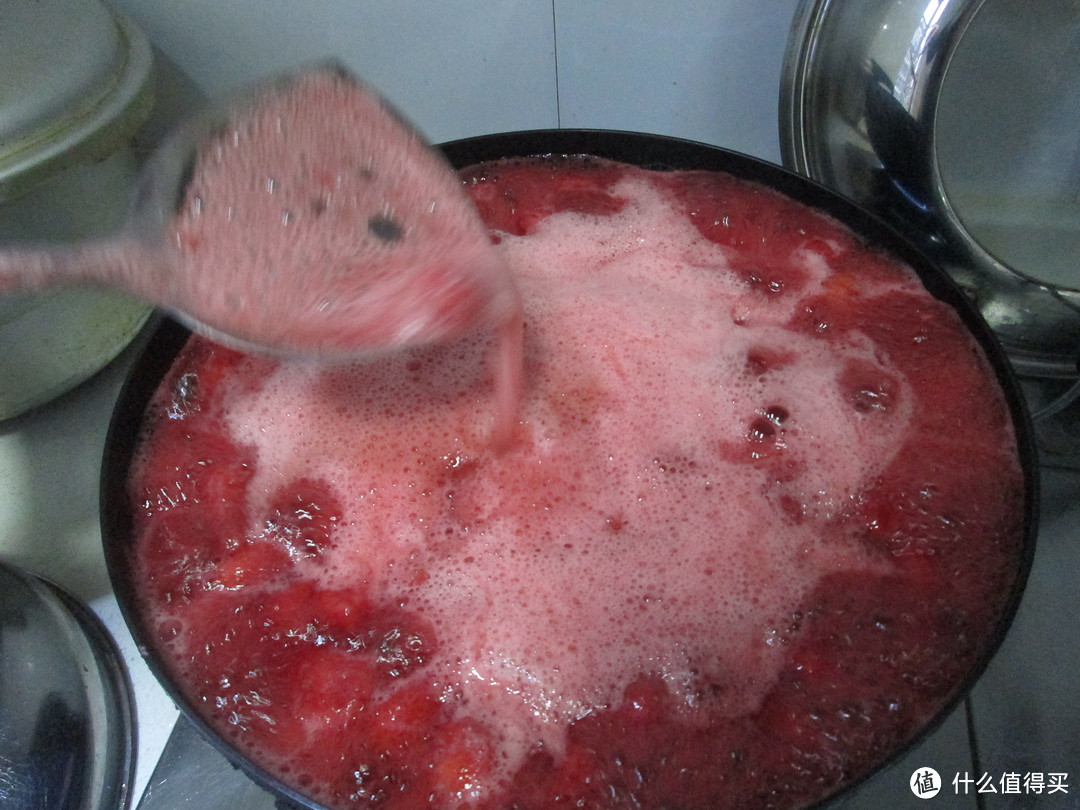 记一大锅草莓酱的粗犷制作与长久储藏