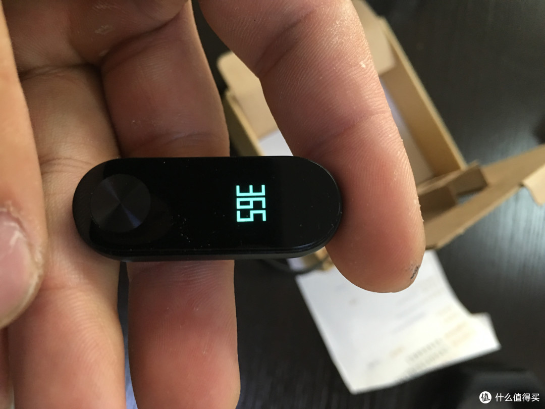 刚到的 小米手环2 简单开箱